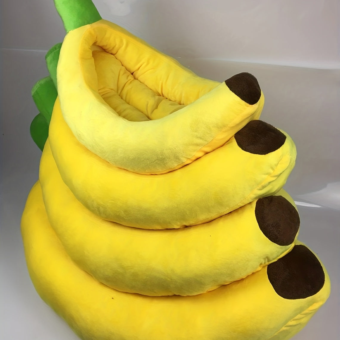 Yellow-Green Banana-Themed Pet Bed for Dogs - Cozy Oval Dog House with Plush Polyester Fill, No Assembly Needed, Cute Cartoon Design for Small to Medium Breeds, Durable & Easy-Clean Pet Furniture, Dog Bed, Playful Design, Sof